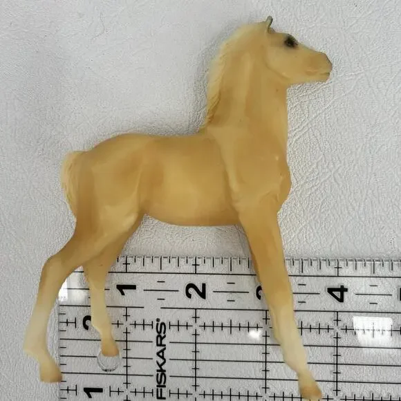 Breyer Reeves Horse Figure Pony Mini Figurine Toy Blonde Tan Cream Collectible - Picture 9 of 9